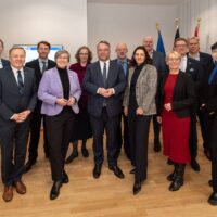 Group photo of panel participants and speakers at the Brussels lunch debate, including Hessian Science Minister Timon Gremmels and representatives of European University Alliances.