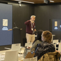 Jesus Migallon presenting Impulsa Living Lab to participants during the SoDiG session.